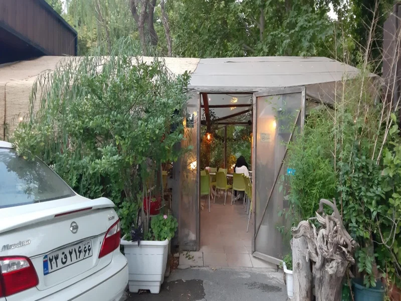رستوران گیاهی بید مجنون تهران