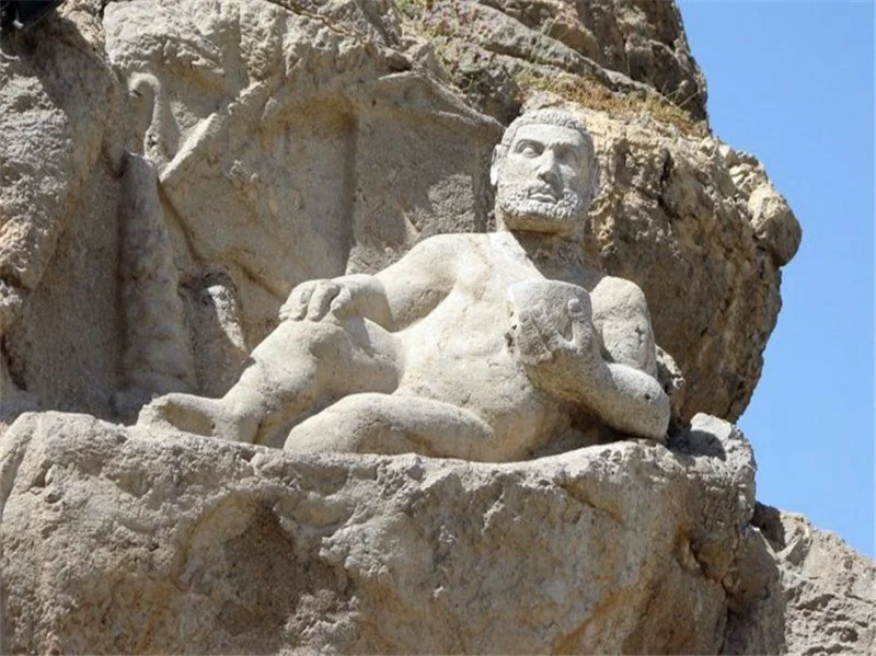 مجسمه هرکول اشکانی