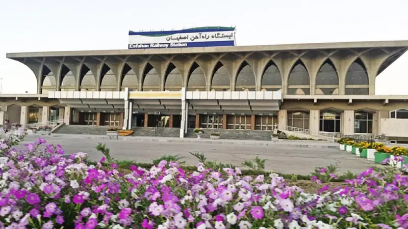 هزینه سفر به اصفهان با قطار
