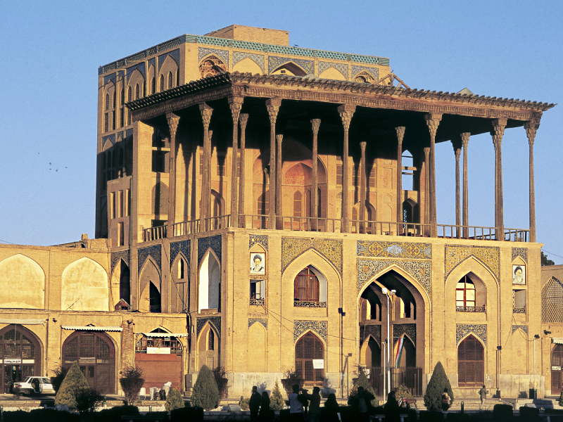 کاخ عالی قاپو اصفهان