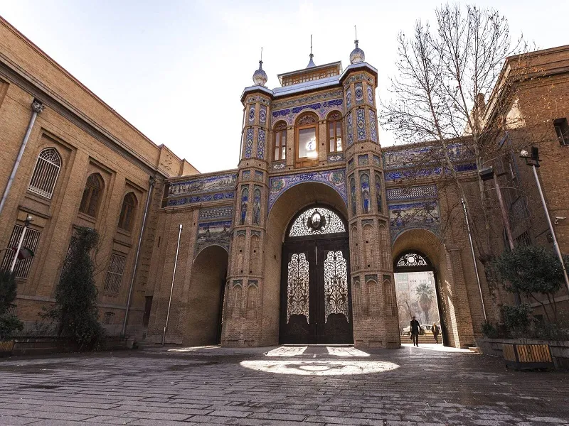 سر در باغ ملی تهران