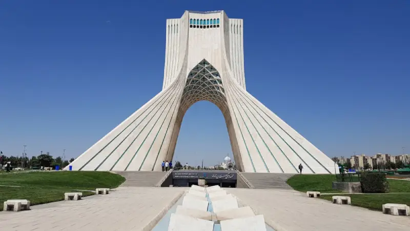 دیدنی‌های مسیر خط چهار مترو