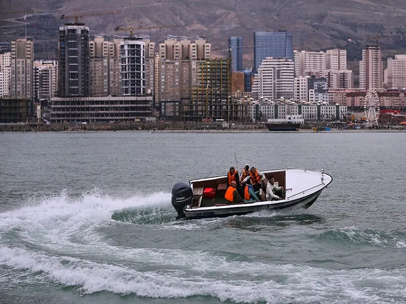 قایق‌سواری در دریاچه چیتگر