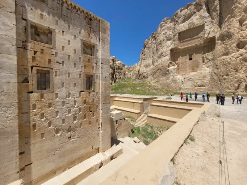 کعبه زرتشت فارس