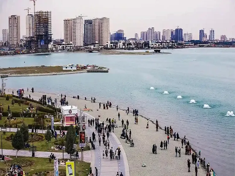 ساحل شنی دریاچه چیتگر
