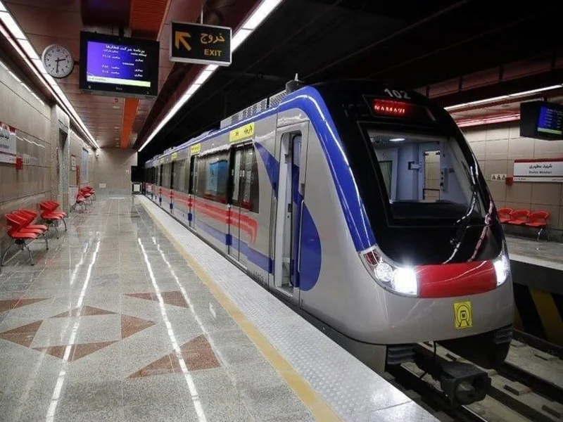 دسترسی به پل طبیعت با مترو