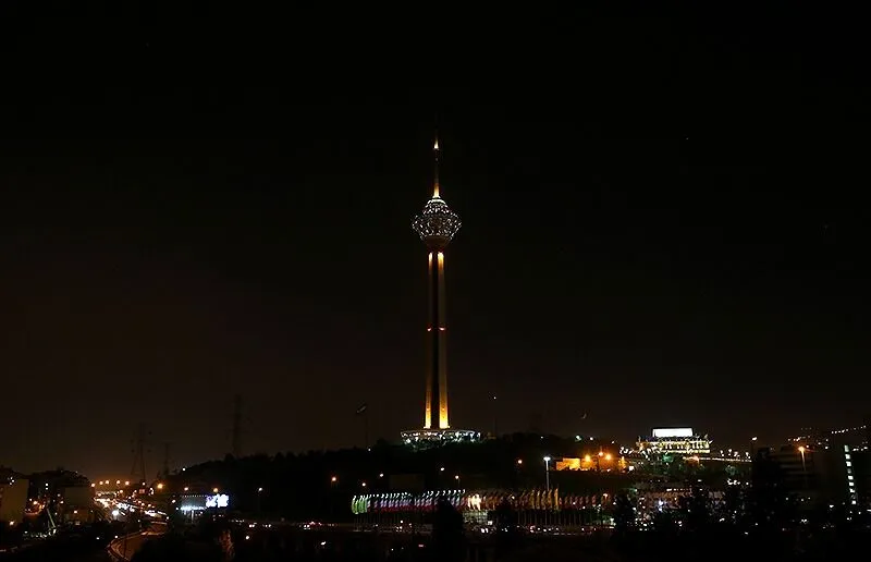 برج میلاد تهران در شب
