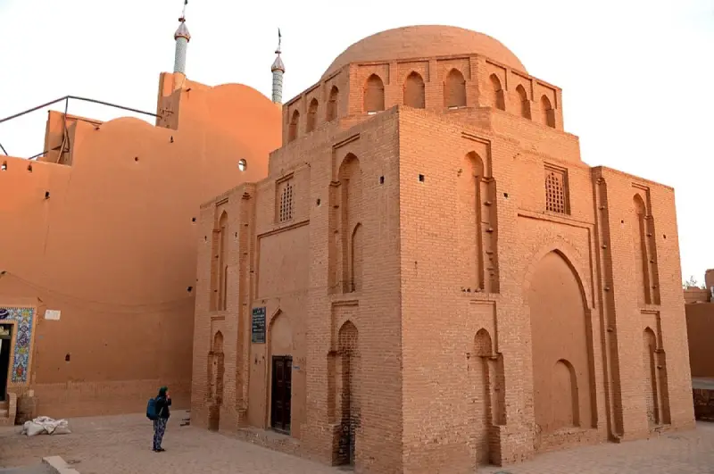 بقعه دوازده امام یزد