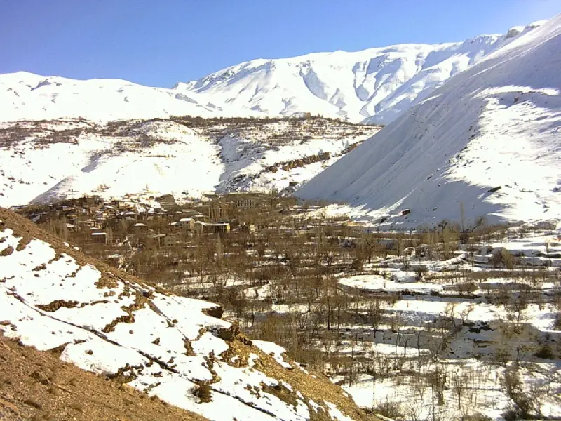 برف بازی در پیست خور