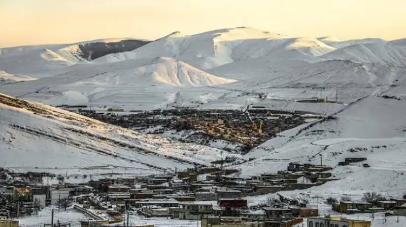 برف بازی در روستای گرمابدر