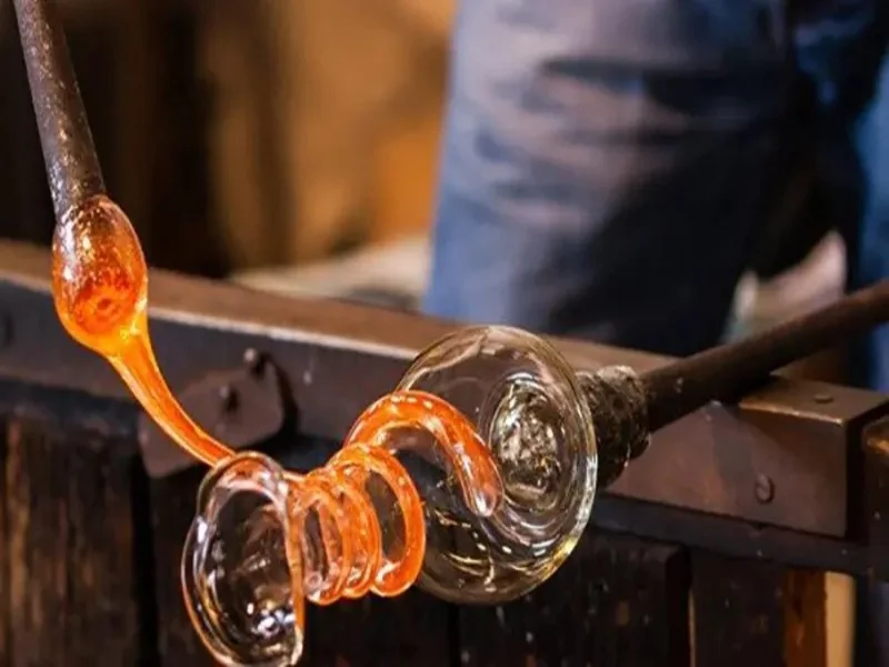 آبگینه‌ها و‌ ظروف شیشه‌ای همدان