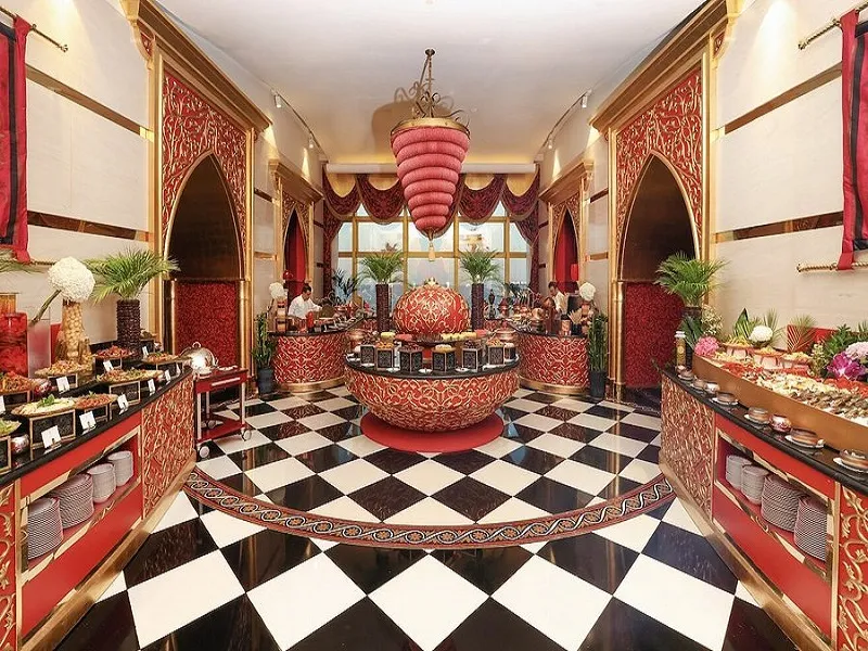 ال ایوان (Al Iwan) 