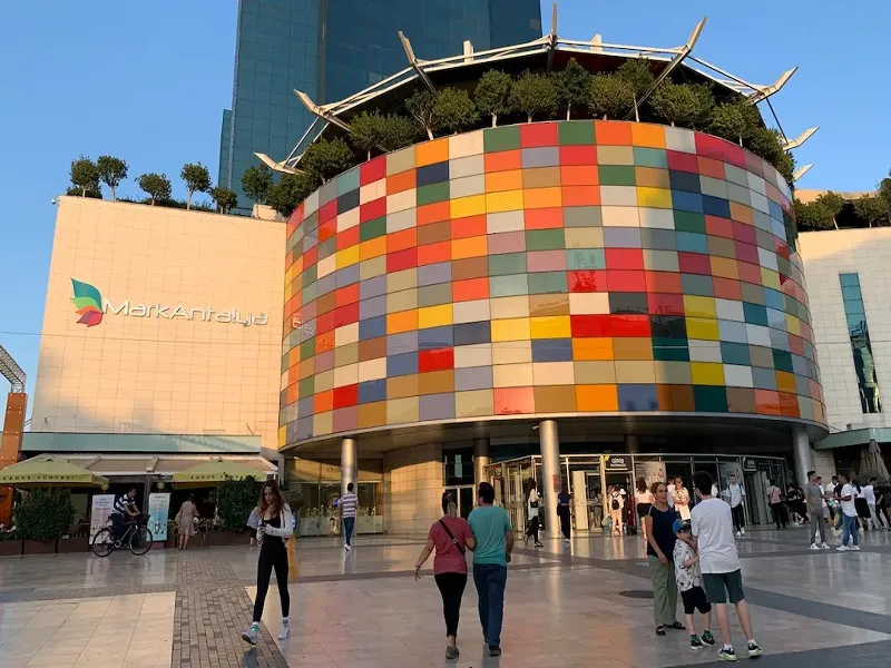 مرکز خرید مارک آنتالیا