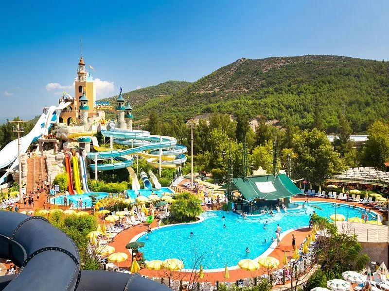 پارک آبی آکوا فانتزی کوشآداسی