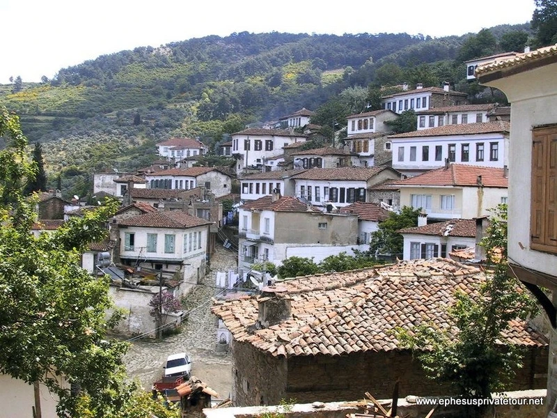 روستای کیرازلی کوش آداسی