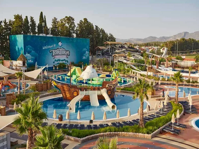 پارک آبی کوش آداسی تورتوگا