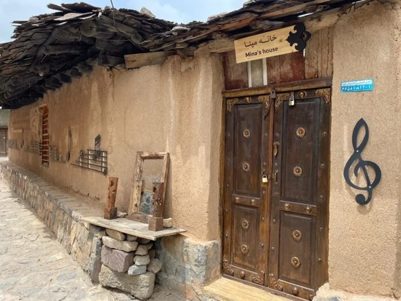 پلنگکِندلوس و مینا