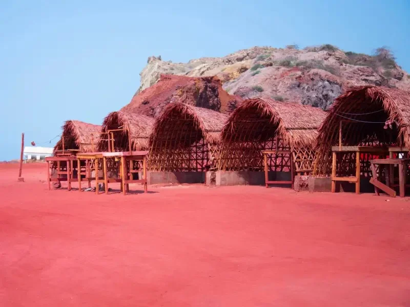 معدن خاک سرخ هرمز