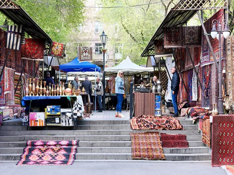 بازار ورنیساج ارمنستان