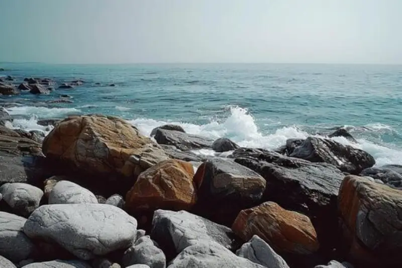 ساحل صخره‌ای چابهار