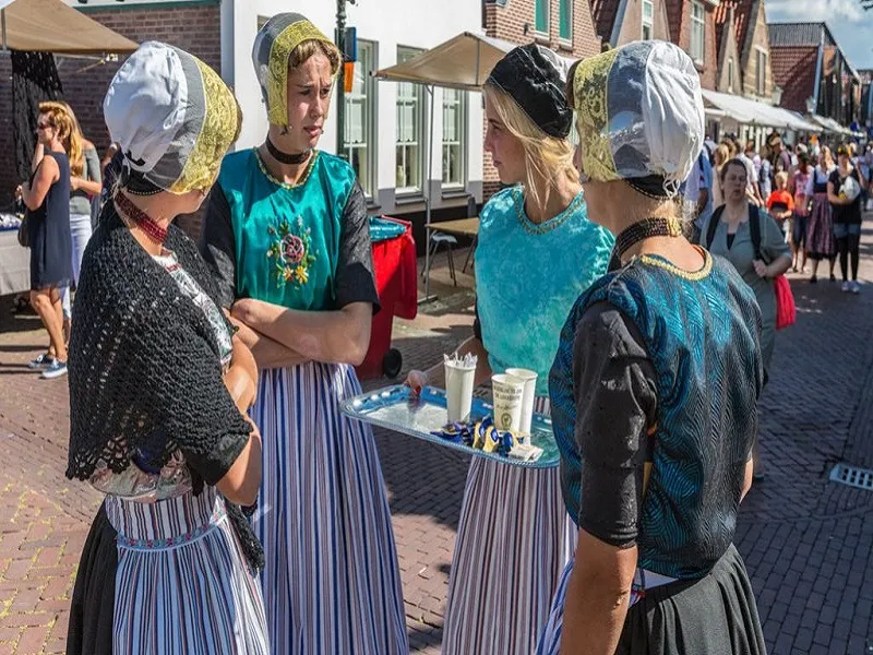 لباس محلی هلند