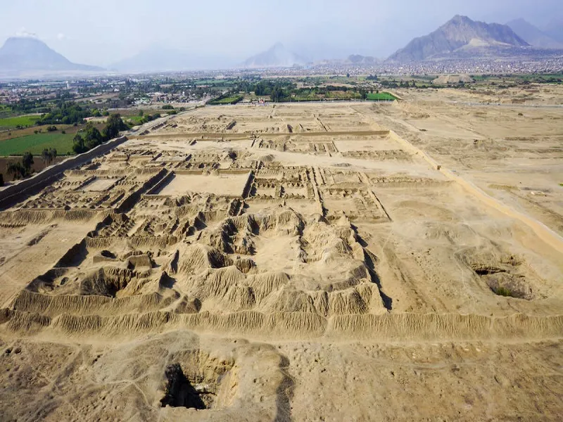 شهر گمشده چان چان