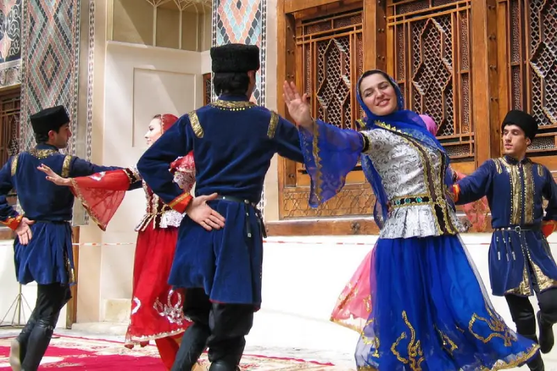 آداب و رسوم باکو