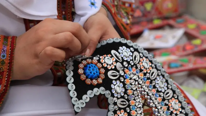 آینهدوزی و سکهدوزی چابهار