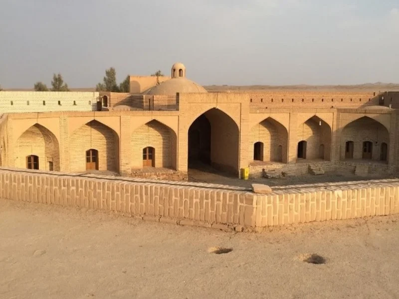 کاروانسرای عباسی در مسیر کویر مرنجاب