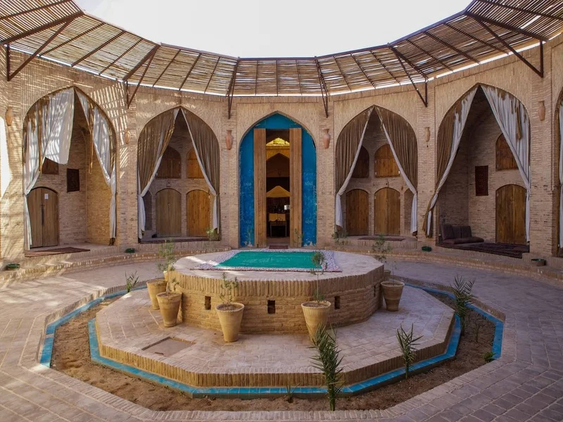 کمپ مهریز یزد