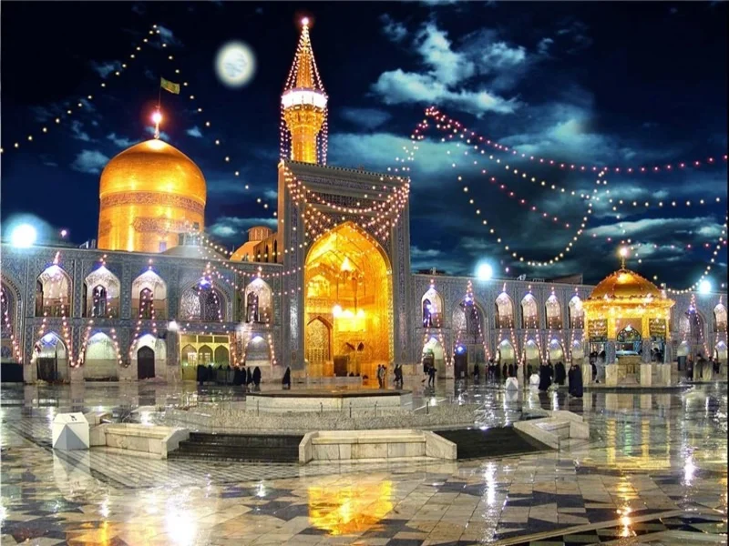 فضای معنوی حرم مطهر از مزایای زندگی در مشهد