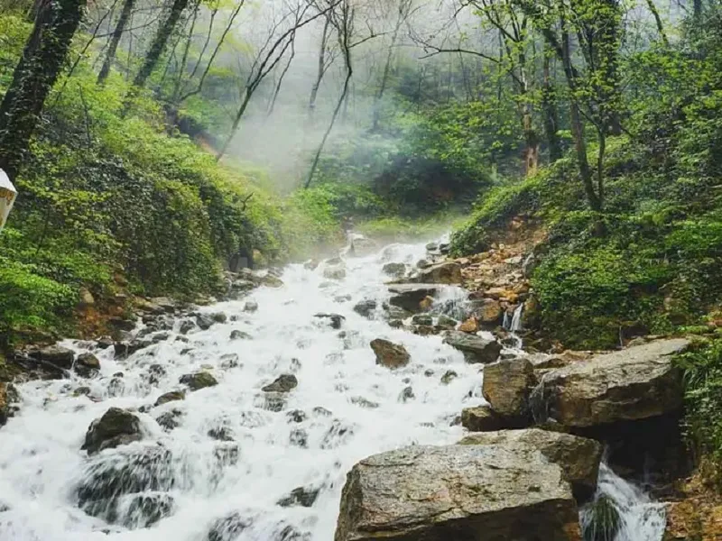آبشار آب پری