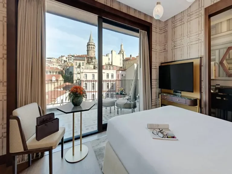 عکس از: سایت hernomadeyes