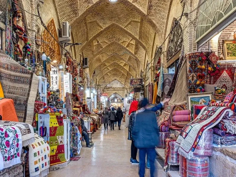 مقایسه خرید در شیراز و اصفهان