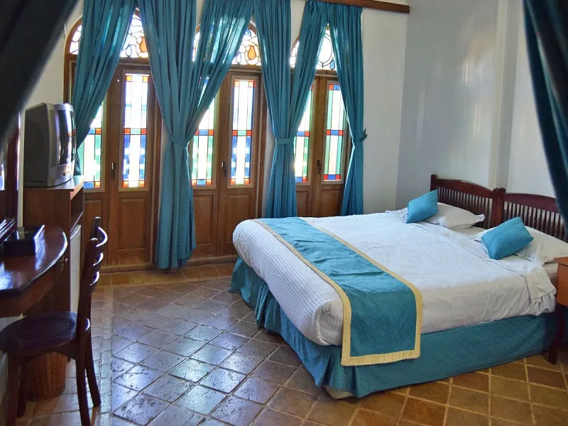 هتل لاله یزد