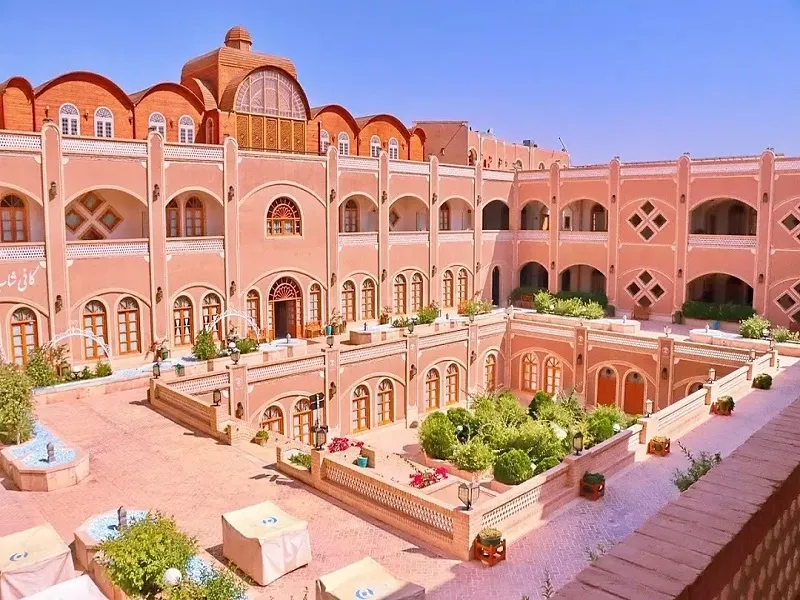 پارکینگ در هتل‌های سنتی یزد