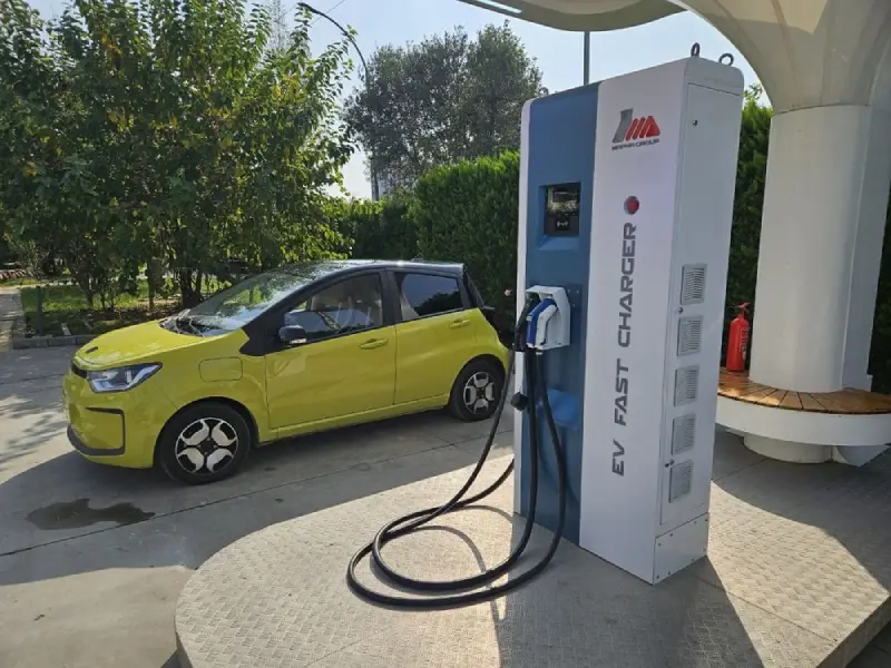 شارژ خودرو برقی در هتل میزبان بابلسر